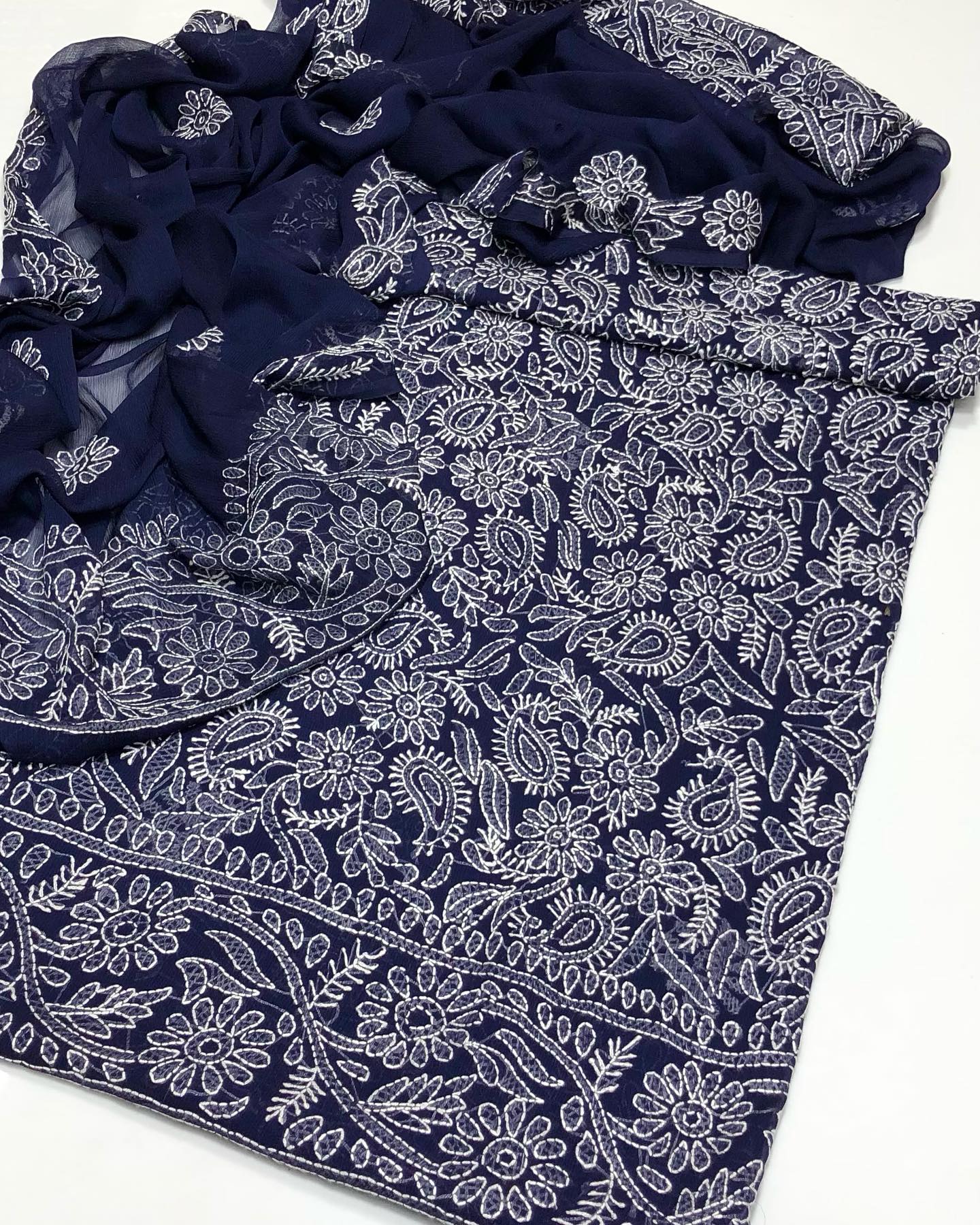 Soft Chiffon Chikenkari👗